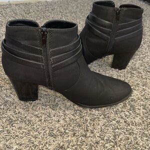 Womens Black Heeled Boots womens 8.5 shoes flawed see pics